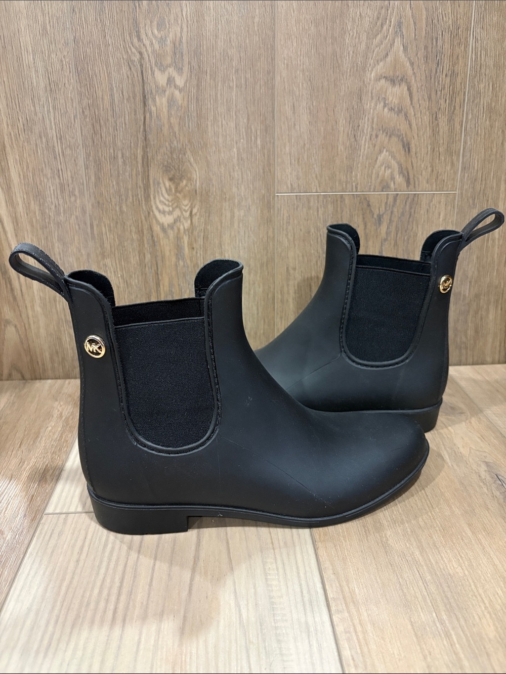 Michael Kors MK Matte Black Chelsea Ankle Rain Booties Gold MK Accent Size 7